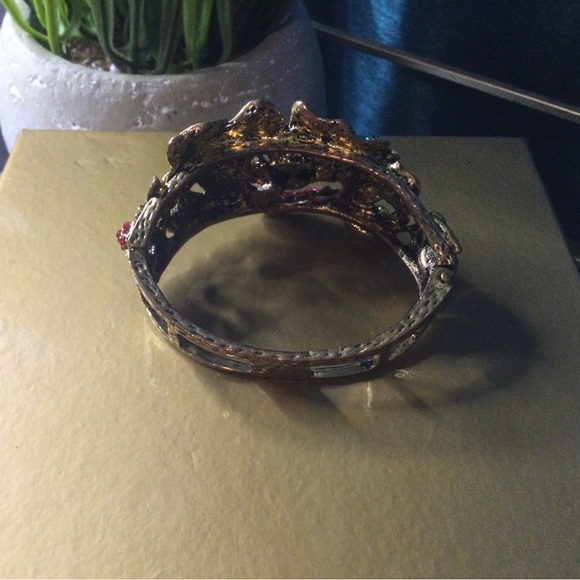 SOLD - Stylish chunky bracelet. Multi-color, fits small-medium wrist. - Picture 3 of 3